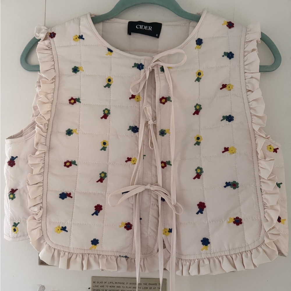 Cider Cream Floral Embroidered Vest